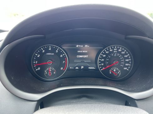 Used 2020 Kia Stinger GT1 RWD image 21