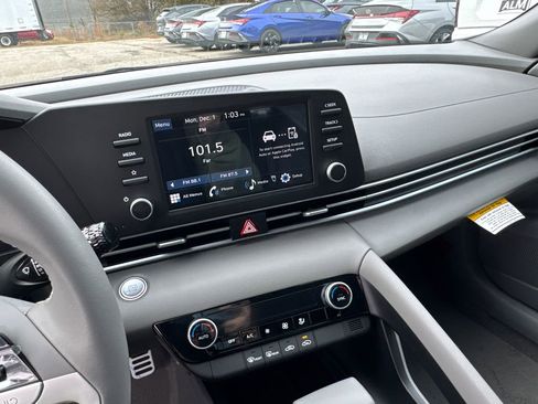 New 2026 Hyundai Elantra Sport image 17