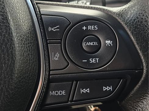 Used 2019 Toyota Camry LE FWD image 18