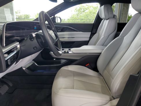 Used 2024 Cadillac Lyriq Luxury RWD image 17