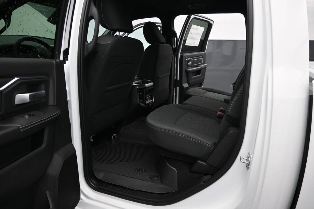 New 2026 RAM 3500 Big Horn AWD/4WD image 17