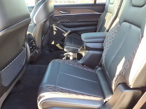 Used 2022 Jeep Grand Cherokee L Summit w/ Luxury Tech Group V image 14