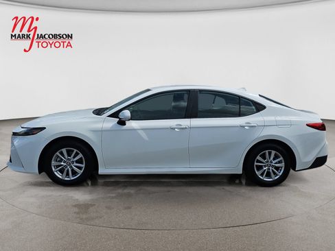 Used 2025 Toyota Camry LE FWD image 13