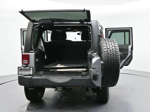 Used 2018 Jeep Wrangler Unlimited Sport S AWD/4WD image 39