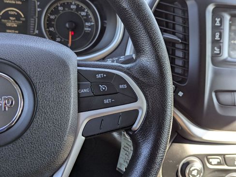 Used 2017 Jeep Cherokee Sport w/ Safety Group image 17