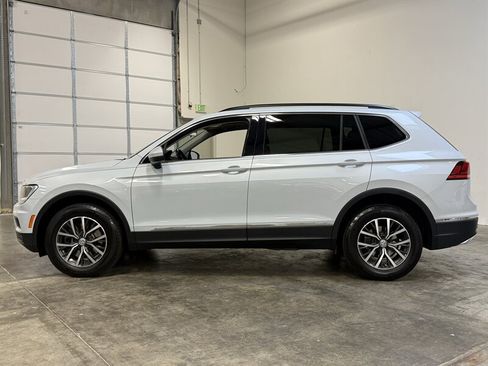 Used 2018 Volkswagen Tiguan SE w/ Panoramic Sunroof Package AWD/4WD image 4