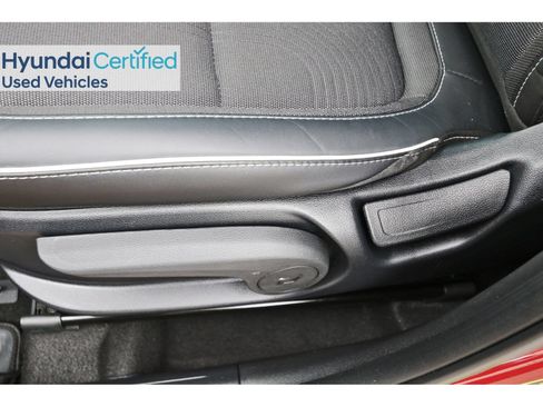 Certified 2024 Hyundai Venue Limited FWD image 31