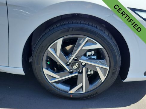 Used 2025 Hyundai Elantra Sport FWD image 12