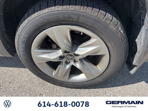 Used 2017 Toyota Highlander Limited AWD/4WD image 16