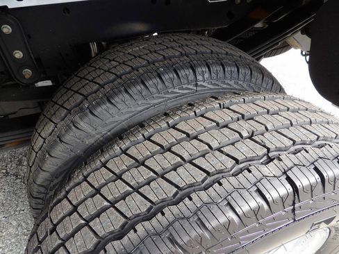 Used 2024 Ford F350 XLT w/ FX4 Off-Road Package image 53