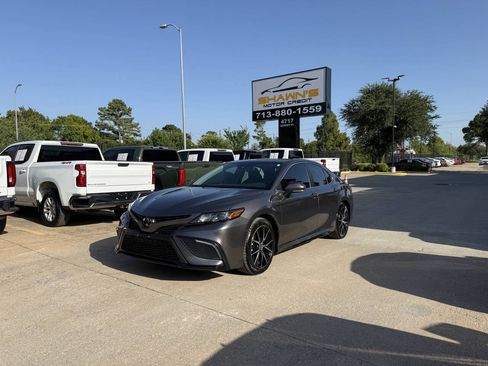 Used 2022 Toyota Camry SE FWD image 39