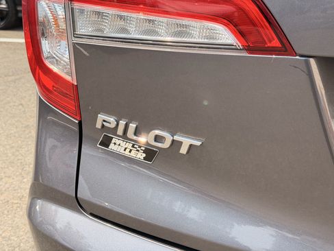 Certified 2021 Honda Pilot Touring image 28