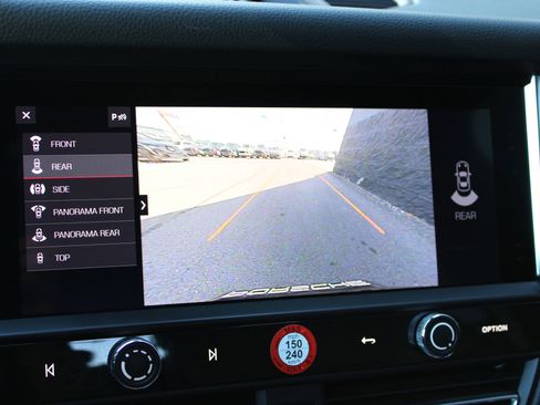 Certified 2023 Porsche Macan S image 18