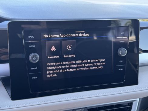 Used 2025 Volkswagen Taos SE image 26