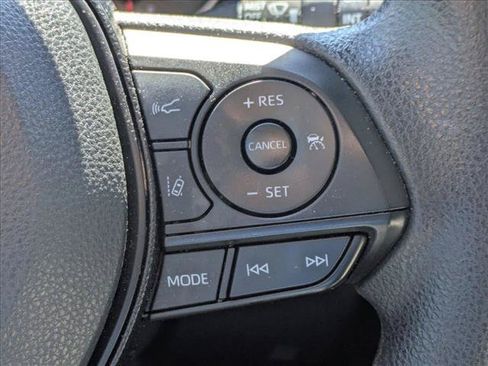 Used 2020 Toyota RAV4 XLE w/ Convenience Package FWD image 12