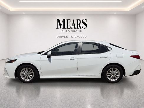 Used 2025 Toyota Camry LE FWD image 2