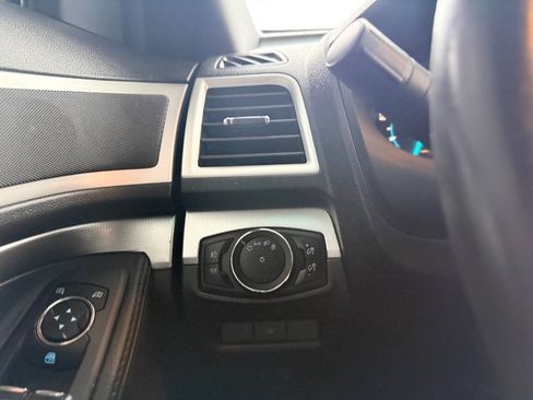 Used 2015 Ford Explorer XLT AWD/4WD image 45