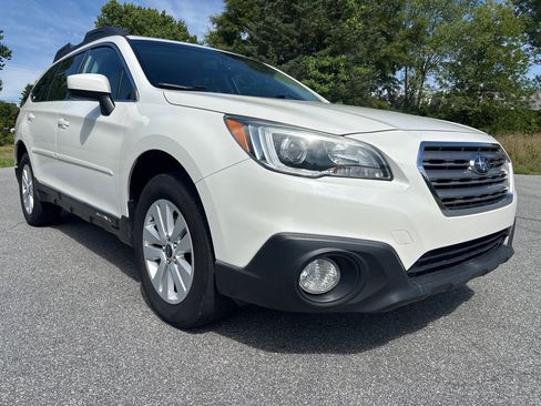 Used 2015 Subaru Outback 2.5i Premium AWD/4WD image 7