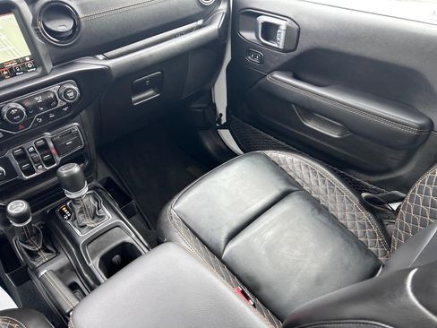 Used 2022 Jeep Wrangler Unlimited Sahara image 17