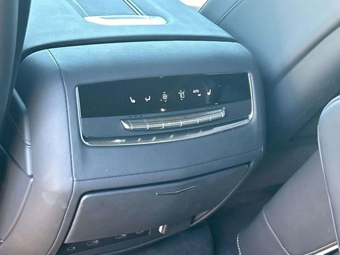 Used 2025 Cadillac Escalade ESV Sport w/ Touring Package AWD/4WD image 18