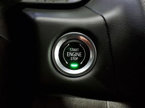 Used 2022 GMC Yukon XL SLE w/ Gmc Pro Safety Plus Package image 17