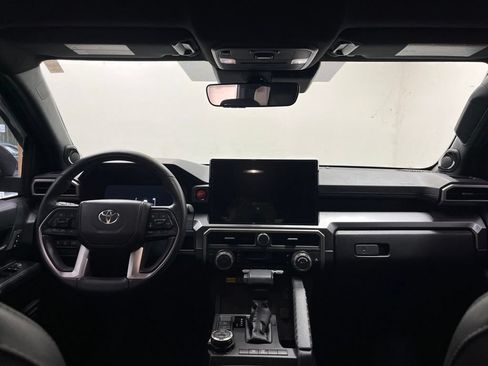 Used 2025 Toyota 4Runner TRD Off-Road Premium AWD/4WD image 18