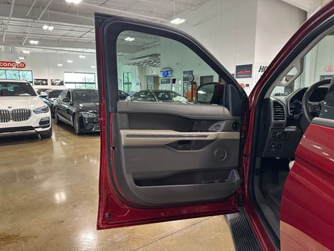 Used 2019 Ford Expedition Max XLT w/ Equipment Group 202A RWD image 11