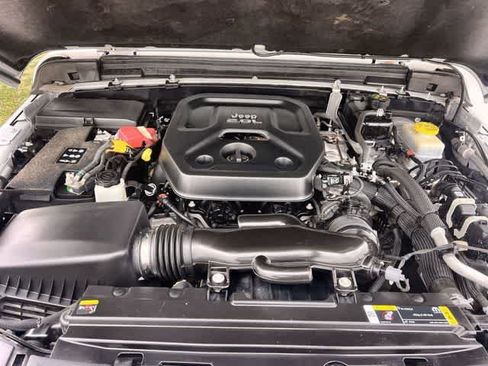 Used 2022 Jeep Wrangler Sport S image 10