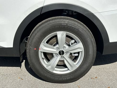 Certified 2026 Kia Sorento LX FWD image 11