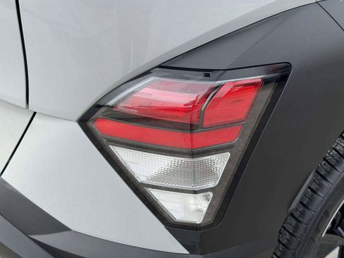 Used 2024 Hyundai Kona SEL w/ Convenience Package AWD/4WD image 19