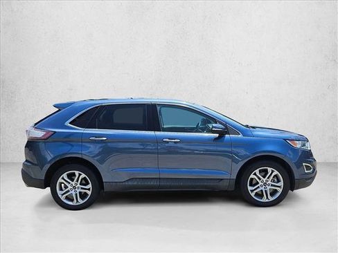 Used 2018 Ford Edge Titanium w/ Equipment Group 301A FWD image 4