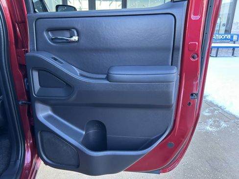 Used 2022 Nissan Frontier SV image 18