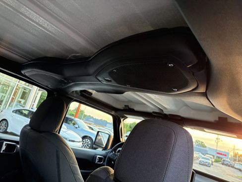 Used 2024 Jeep Wrangler Sport image 22