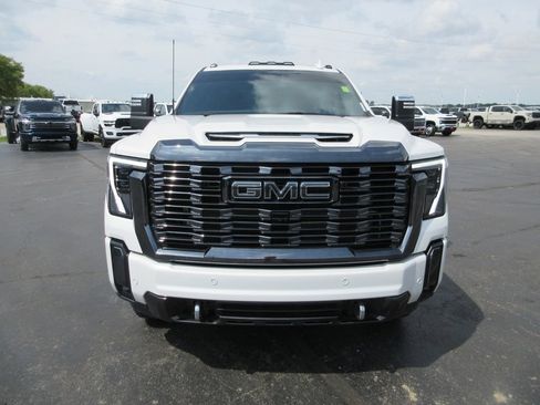 Used 2024 GMC Sierra 3500 Denali Ultimate AWD/4WD image 14