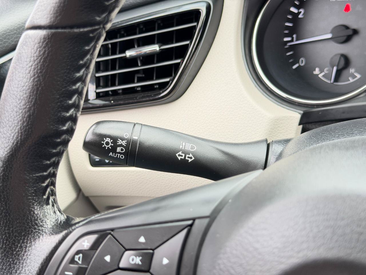 Used 2022 Nissan Rogue Sport SL AWD/4WD image 66