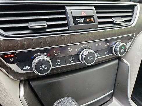 Used 2020 Honda Accord EX image 15