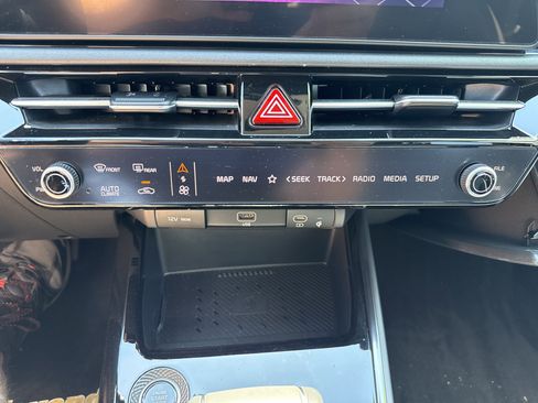 Certified 2023 Kia Niro EX FWD image 25
