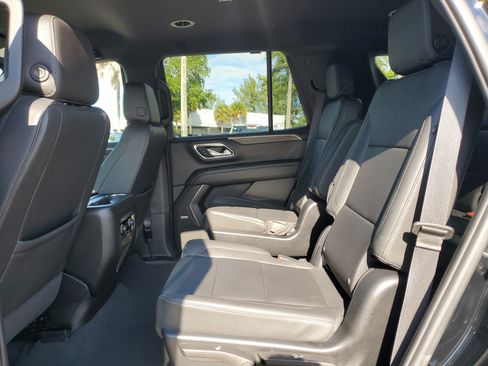 Used 2023 Chevrolet Tahoe Z71 w/ Luxury Package AWD/4WD image 14