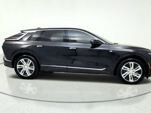 Used 2024 Cadillac Lyriq Tech AWD/4WD image 10