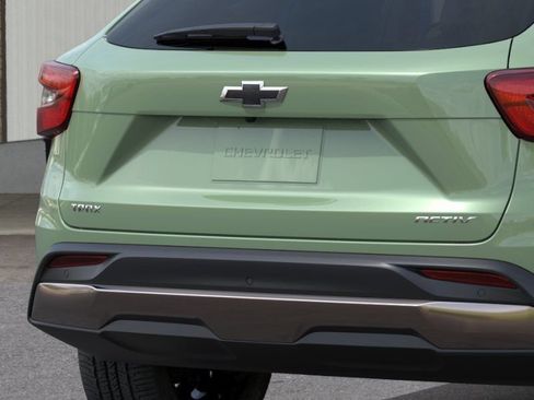 New 2026 Chevrolet Trax ACTIV w/ Sunroof Package FWD image 14