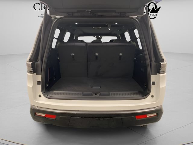 Used 2026 Jeep Grand Wagoneer 4WD w/ Premium Group I image 33