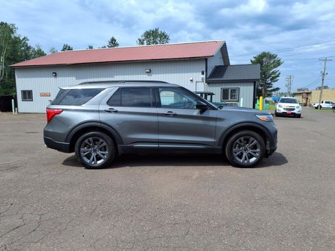 Used 2023 Ford Explorer XLT w/ Equipment Group 202A image 7
