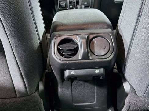 Used 2024 Jeep Wrangler Unlimited AWD/4WD image 25