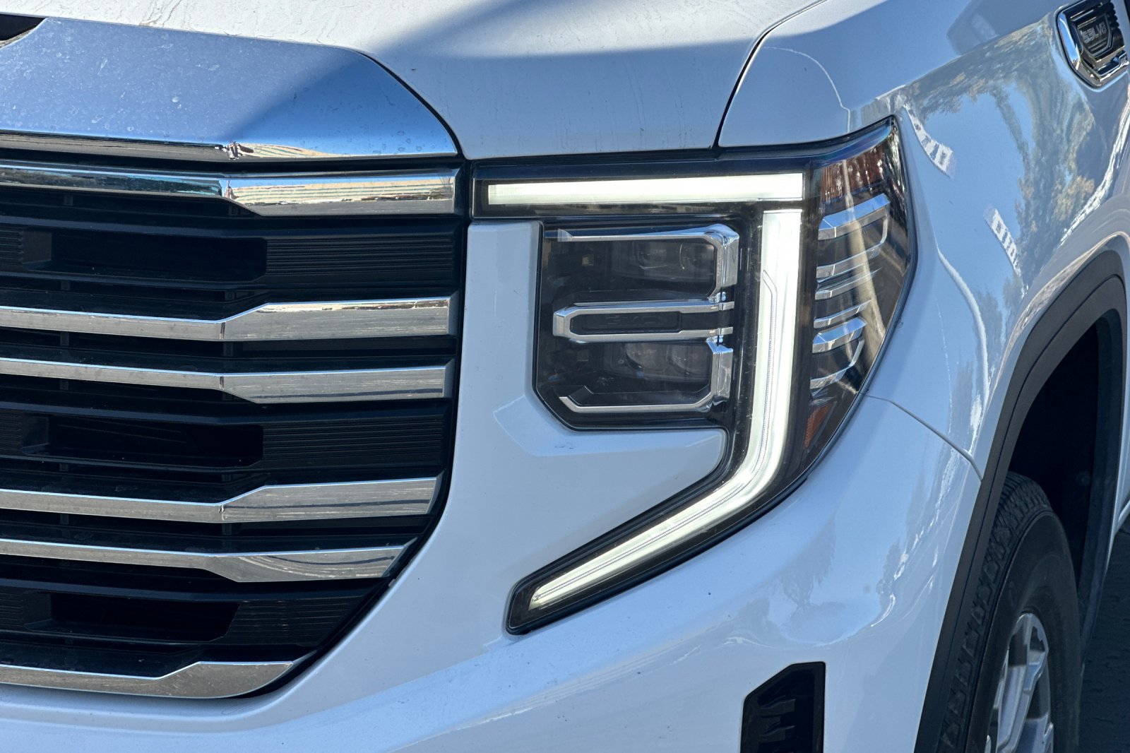 Used 2025 GMC Sierra 1500 SLT AWD/4WD image 50