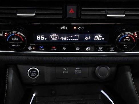 Used 2023 Nissan Rogue Platinum w/ Platinum Premium Package image 28