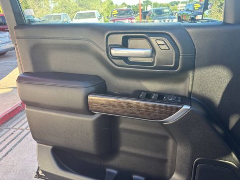 Used 2019 GMC Sierra 1500 SLE w/ SLE Value Package AWD/4WD image 7