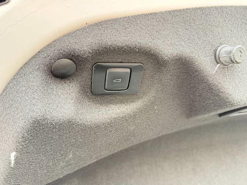 Used 2017 Lincoln MKZ Reserve w/ Climate Package image 33