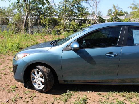 Used 2011 MAZDA MAZDA3 i Touring FWD image 11