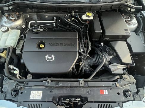 Used 2010 MAZDA MAZDA3 i Touring image 9