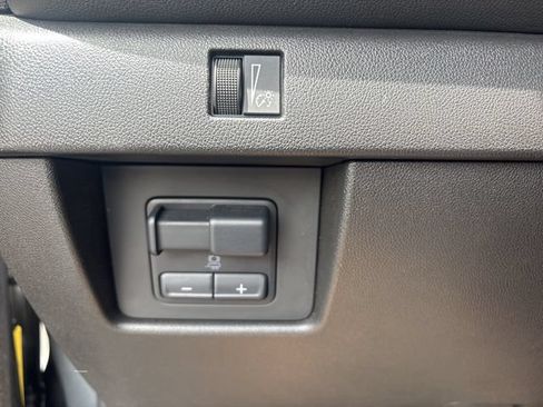 Used 2023 Chevrolet Colorado LT w/ LT Convenience Package II RWD image 28